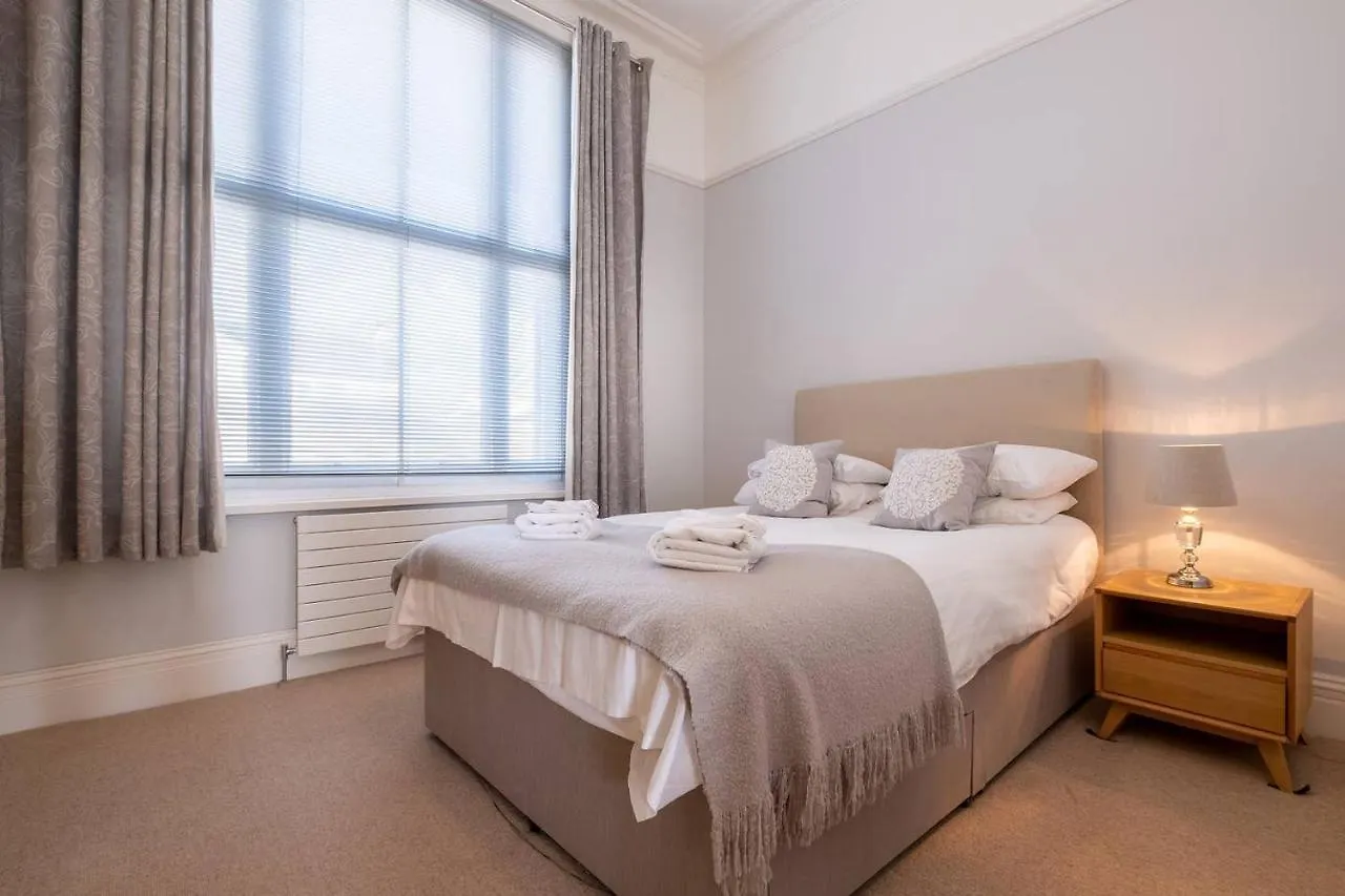 Spectacular Sea Views! Stylish Apt With Balcony Apartment Brighton