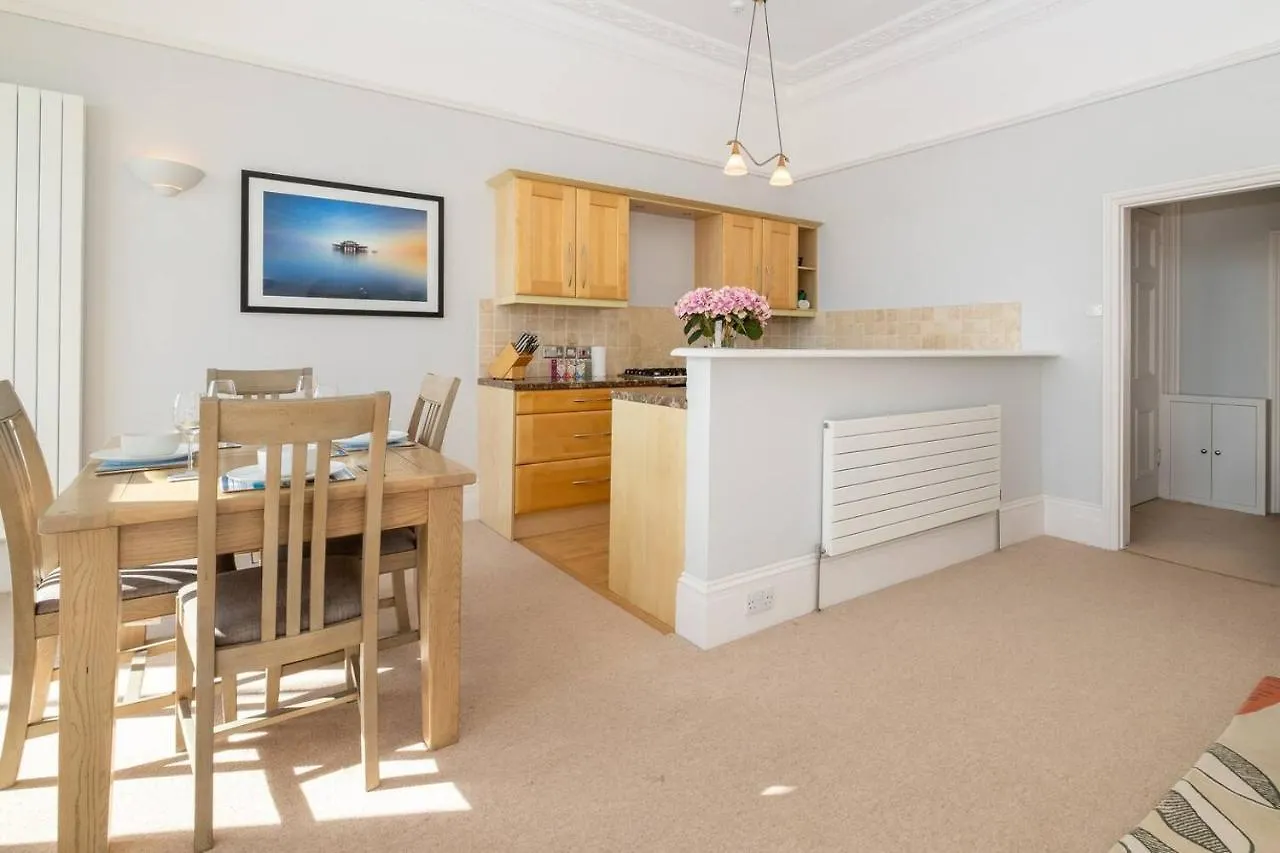 Spectacular Sea Views! Stylish Apt With Balcony Apartment Brighton