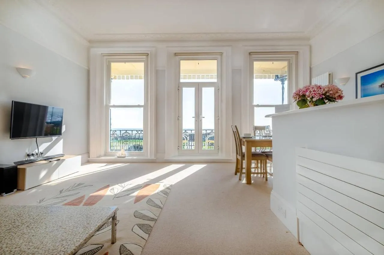 Spectacular Sea Views! Stylish Apt With Balcony Apartment Brighton