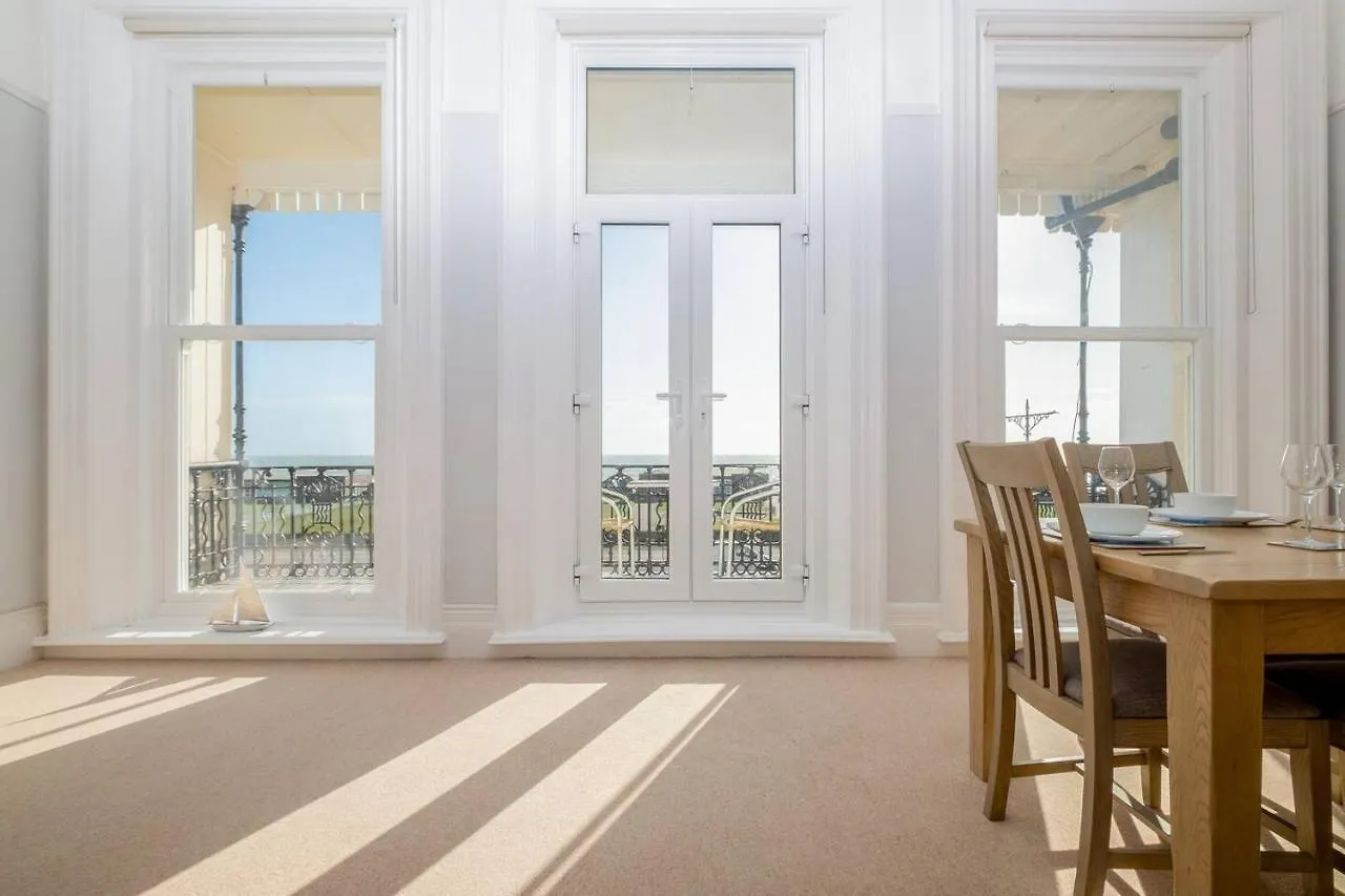 Spectacular Sea Views! Stylish Apt With Balcony Apartment Brighton