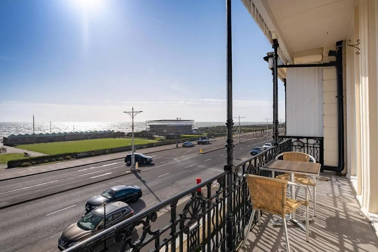 Spectacular Sea Views! Stylish Apt With Balcony Apartment Brighton